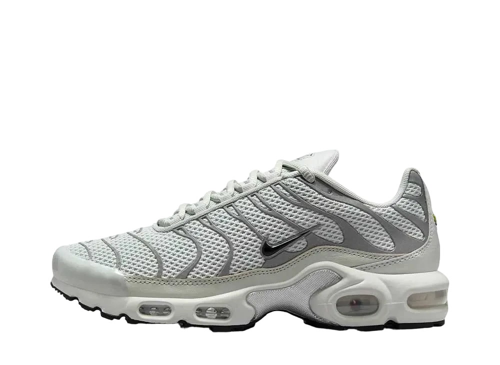 Nike Women's Air Max Plus "Light Silver/Chrome/Light Bone/Black"