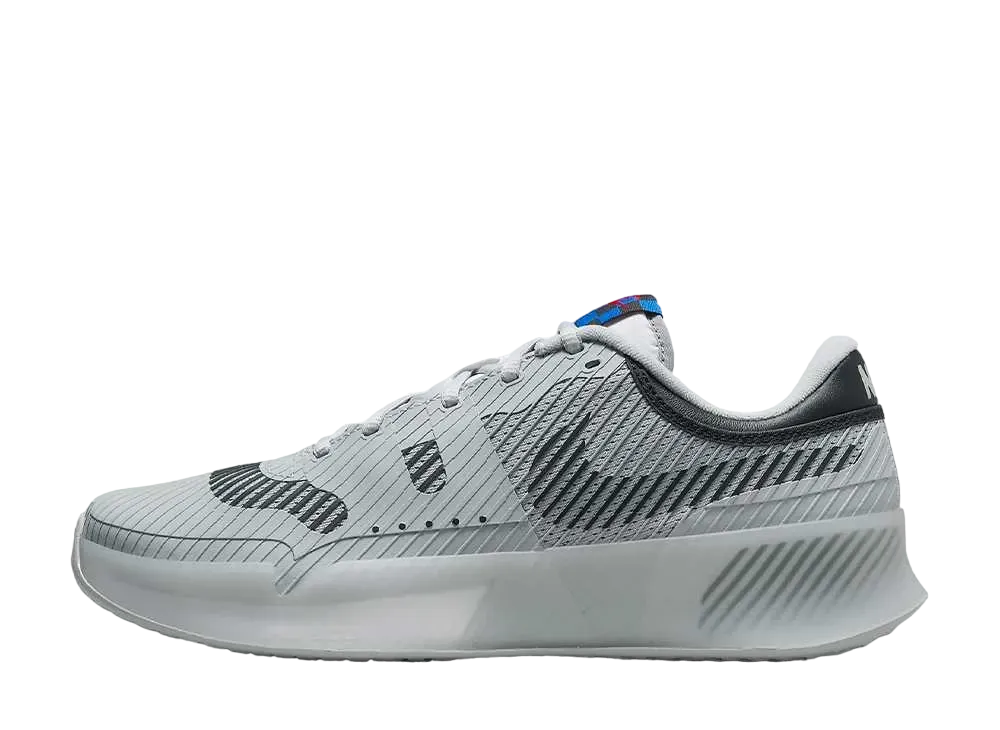 ナイキ コート エアズーム ヴェイパー 11 アタック "ライトスモークグレー/ホワイト/シグナルブルー/ブラック"