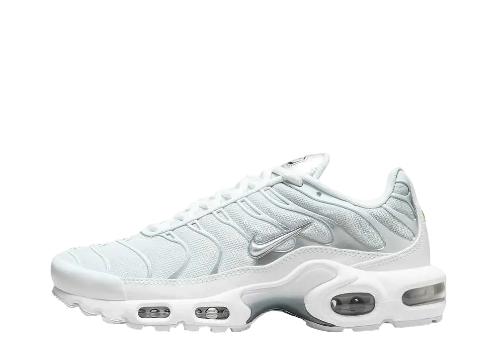 ナイキ ウィメンズ エアマックスプラス "ホワイト/メタリックシルバー/セイル/ピュアプラチナム"