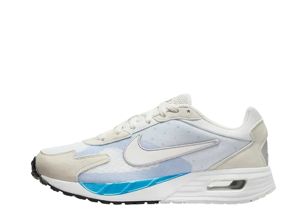 ナイキ ウィメンズ エアマックス ソロ "サミットホワイト/ユニバーシティブルー/メタリックシルバー"