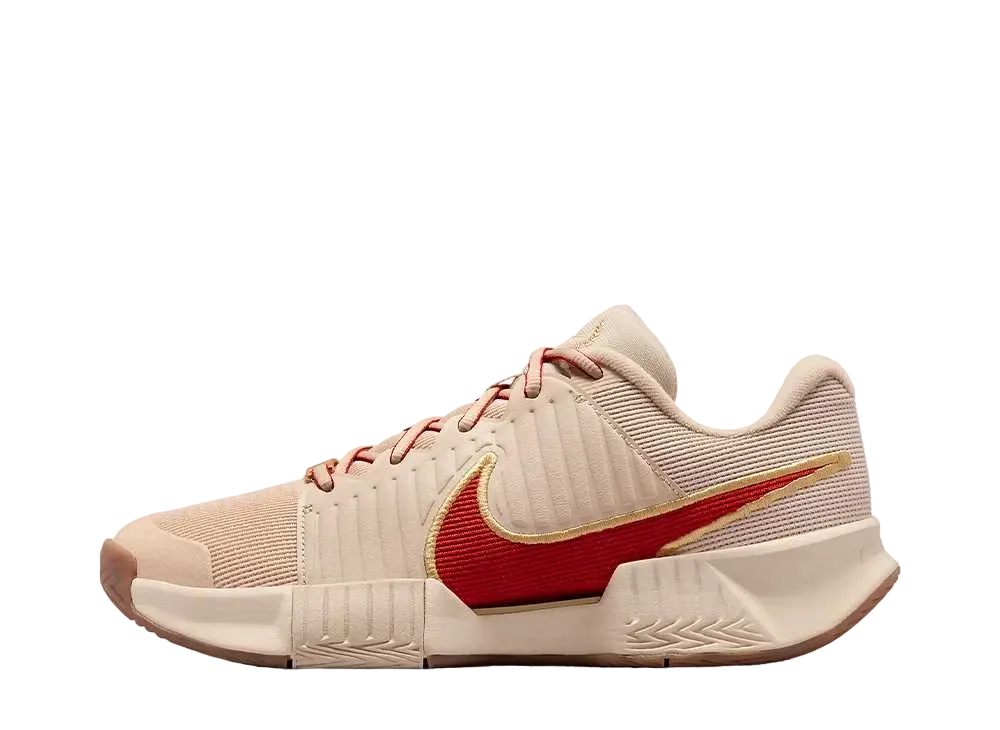 ナイキ ウィメンズ GPチャレンジ プロ プレミアム "サンドドリフト/メタリックゴールド/ガムミディアムブラウン/ラストファクター"