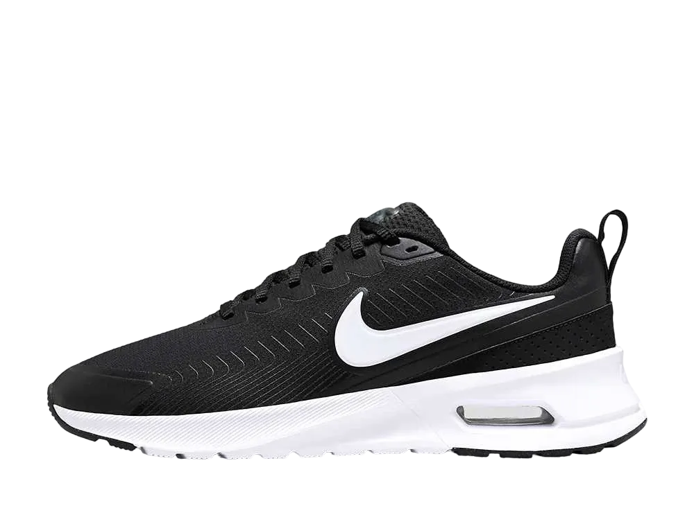 ナイキ エアマックス ニュアクシス "ブラック/ホワイト"