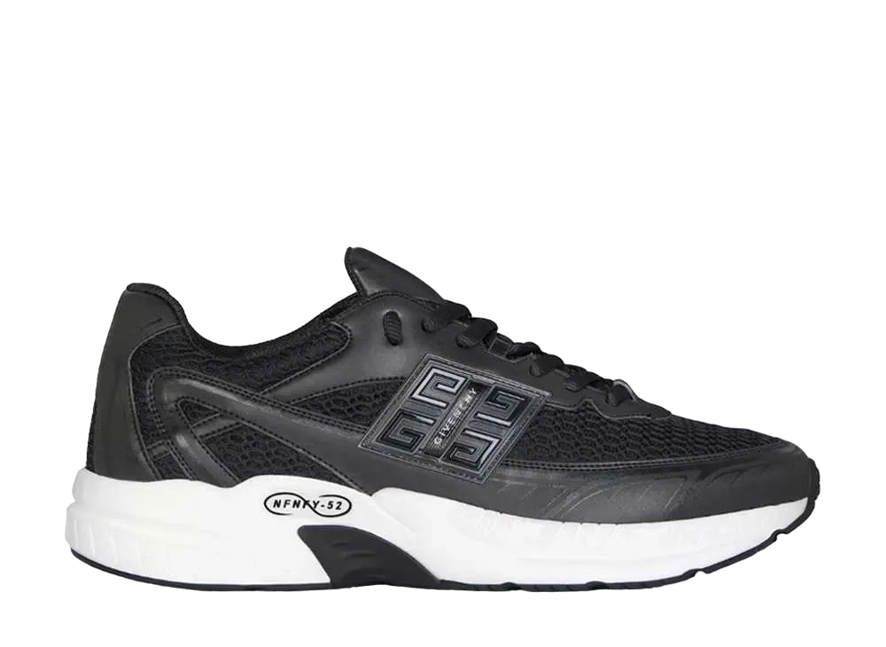 ジバンシィ インフィニティ-52 ランナー スニーカー "ブラック"