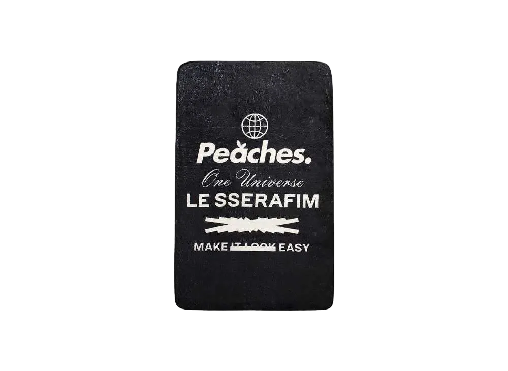Peaches. x LE SSERAFIM BLANKET "BLACK"