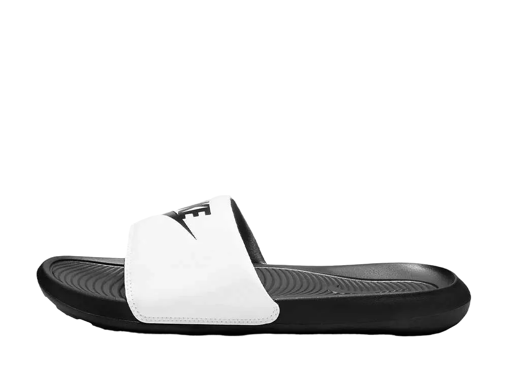 ナイキ ビクトリー ワン スライド "ブラック/ホワイト"