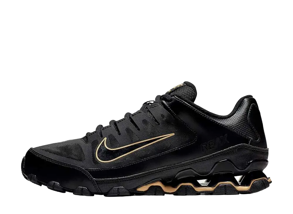 ナイキ リアックス 8 TR "ブラック/メタリックゴールド"