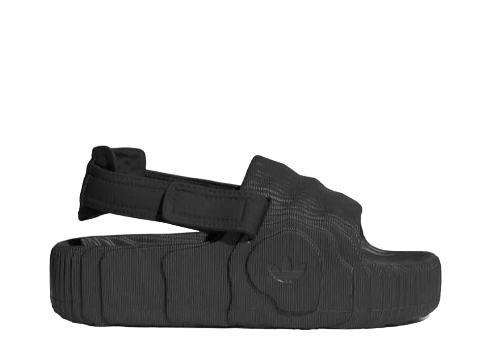 アディダス ウィメンズ アディレッタ 22 XLG スライド "コアブラック"