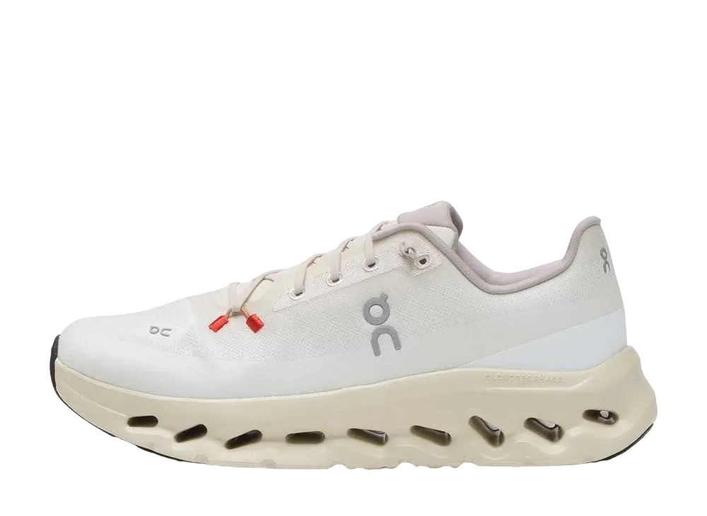 オン クラウドティルト "サンド/クリーム"