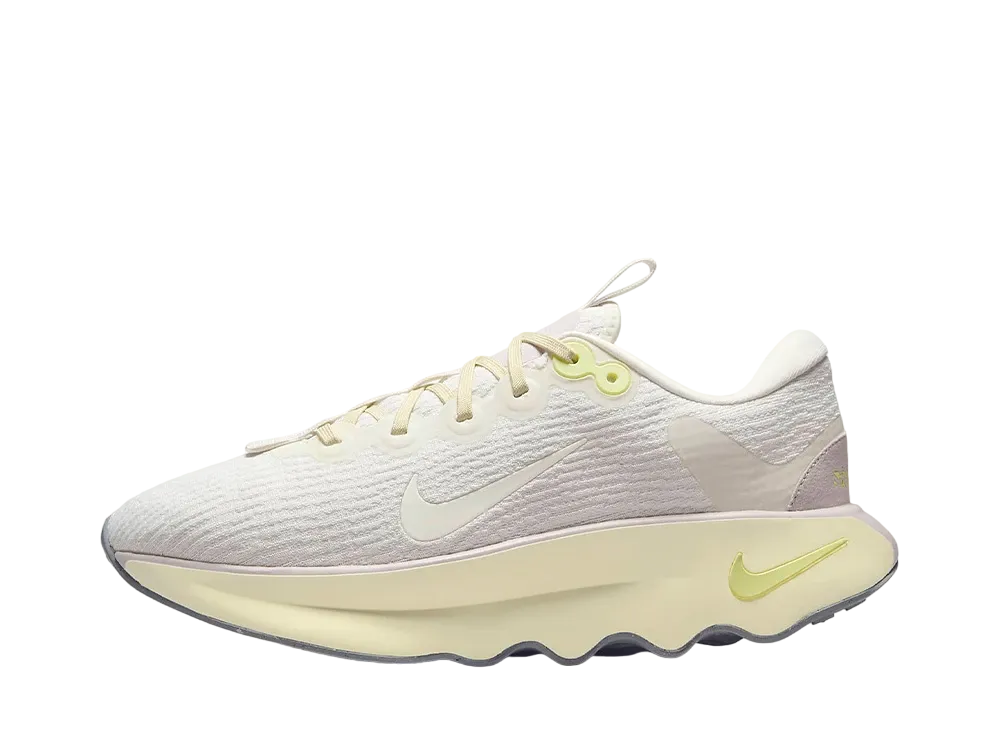 ナイキ ウィメンズ モティバ "ファントム/プラチナムバイオレット/カシミア"