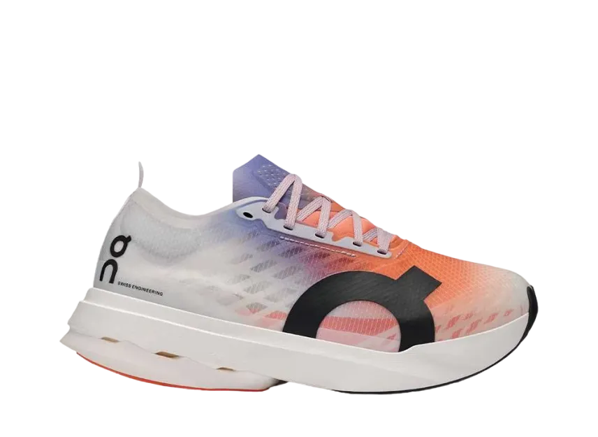 On Cloudboom Strike 27.5cm ホワイト/オレンジOn Women's On Cloudboom Strike 27.5cm ホワイト/オレンジOn Women's