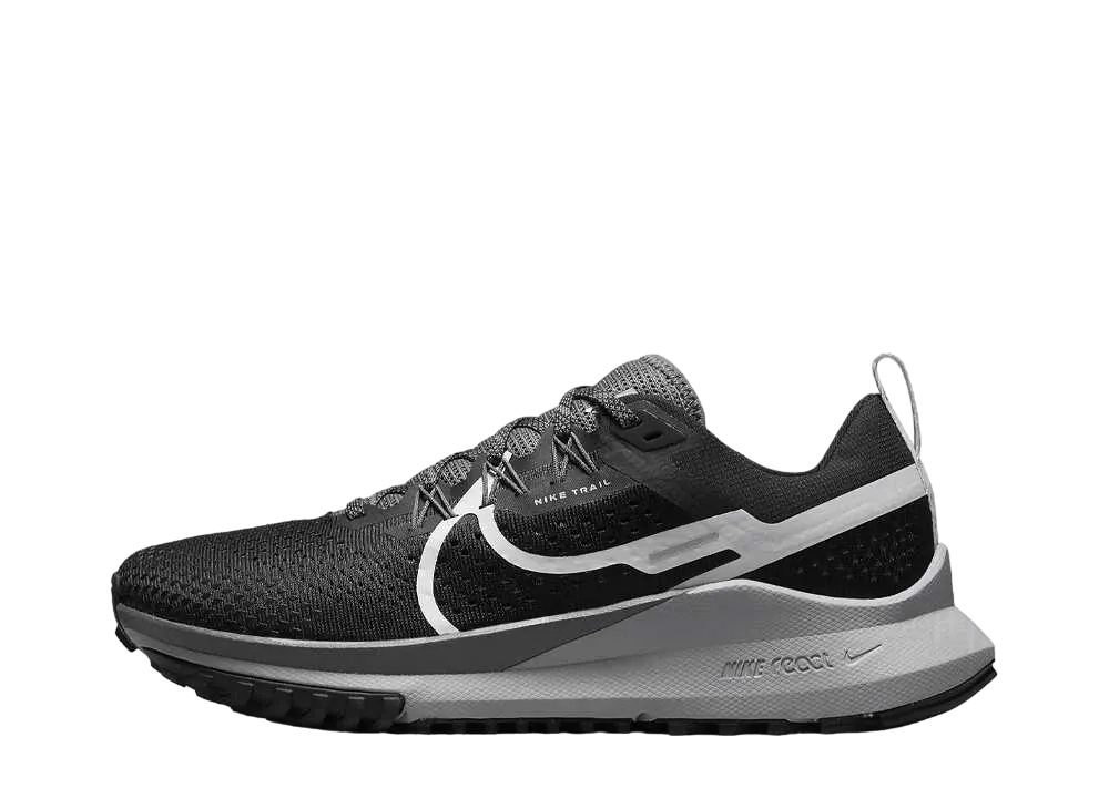 ナイキ ウィメンズ ペガサストレイル4 "ブラック/ダークグレー"