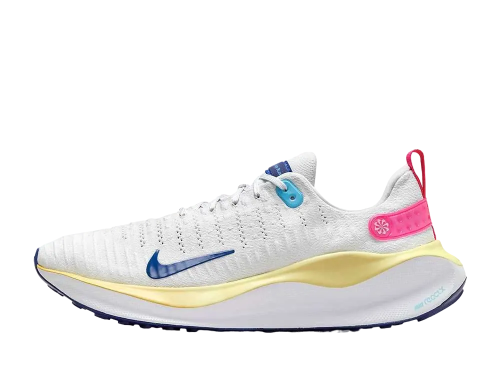 ナイキ インフィニティラン4 "フォトンダスト/ホワイト/サターンゴールド/ディープロイヤルブルー"