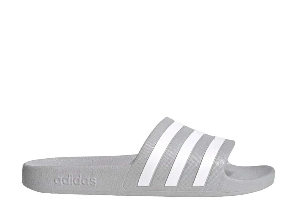 アディダス アディレッタ アクア スライド "グレーツー/フットウェアホワイト"