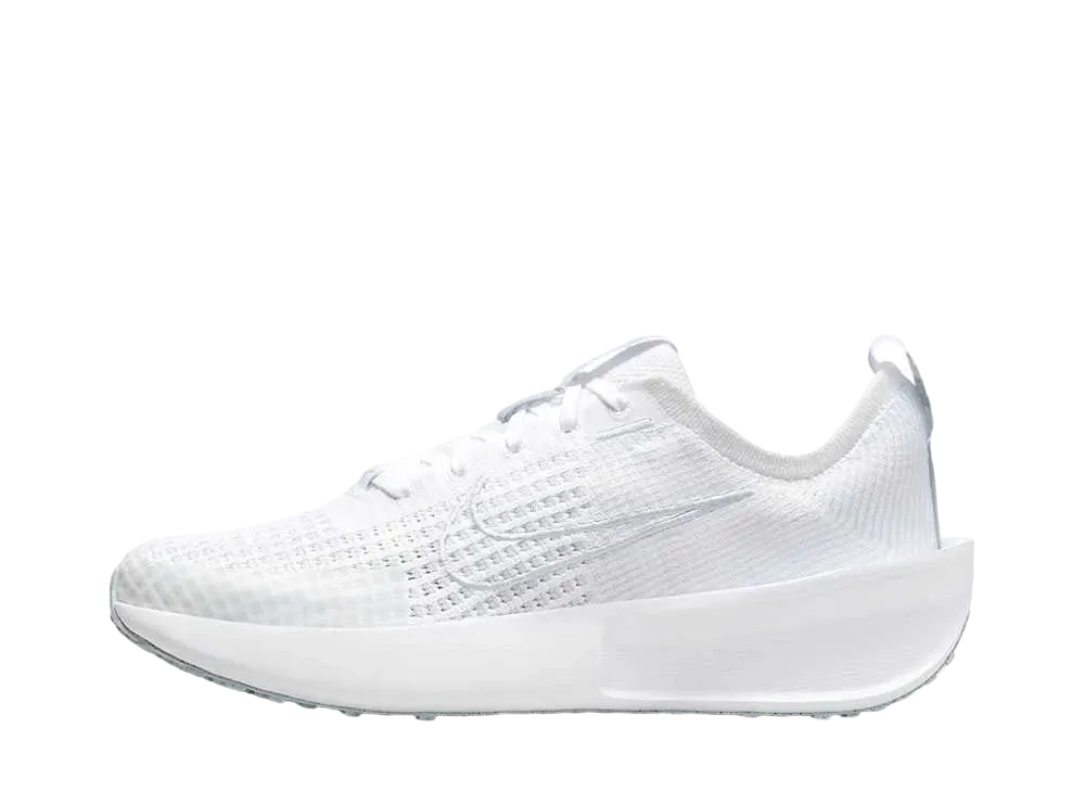 ナイキ ウィメンズ インタラクトラン "ホワイト/ウルフグレー/ピュアプラチナム"