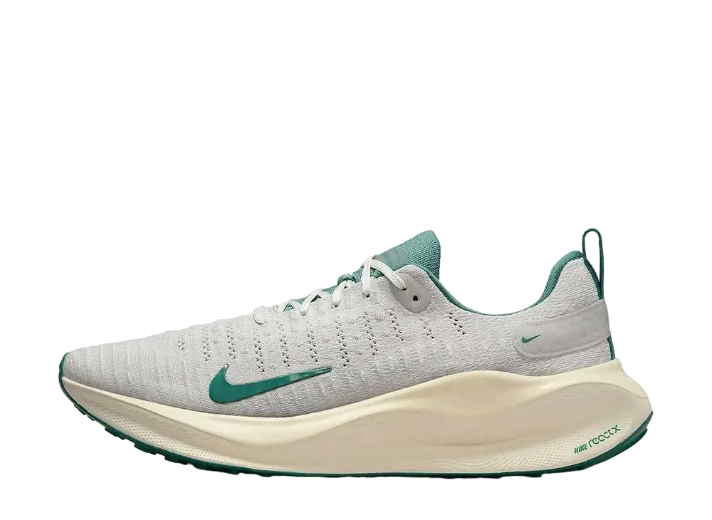 ナイキ インフィニティラン4 プレミアム "ライトボーン/ペールアイボリー/ココナッツミルク/バイコスタル"