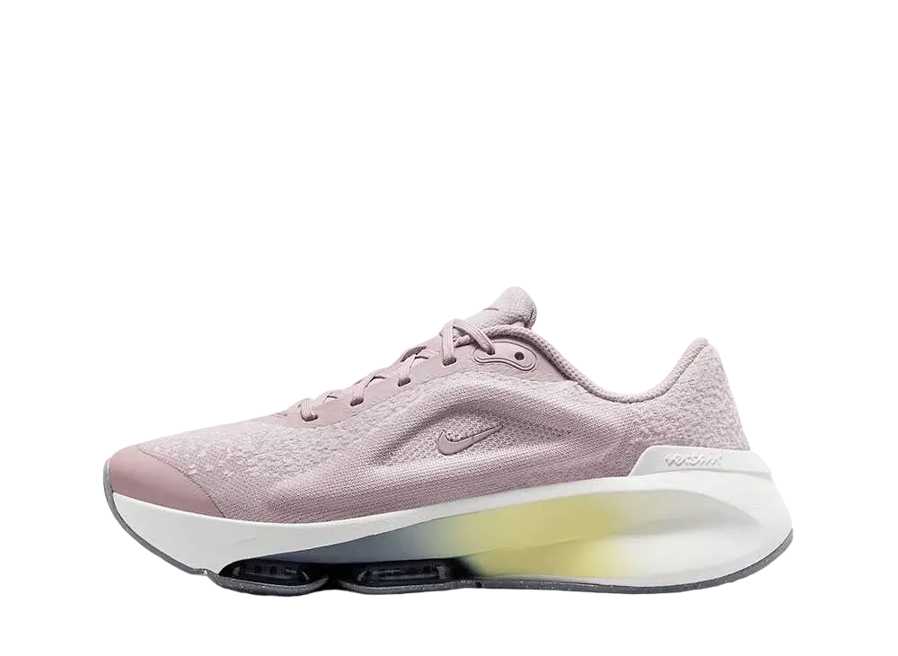 ナイキ ウィメンズ ヴァースエア "プラチナムバイオレット/スモーキーモーブ/ソフトイエロー"
