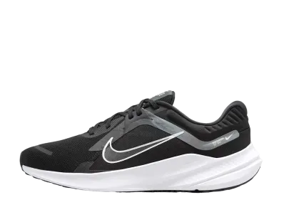 ナイキ クエスト5 "ブラック/ダークスモークグレー/ホワイト"