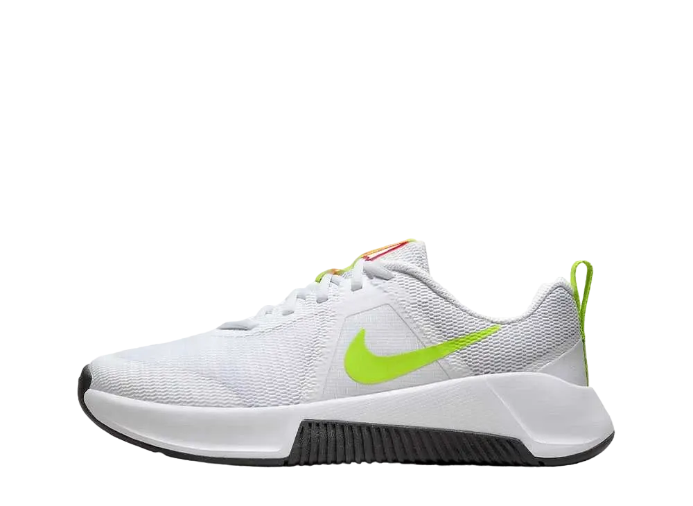 ナイキ ウィメンズ MCトレーナー3 "ホワイト/ホットパンチ/ブラック/サイバー"