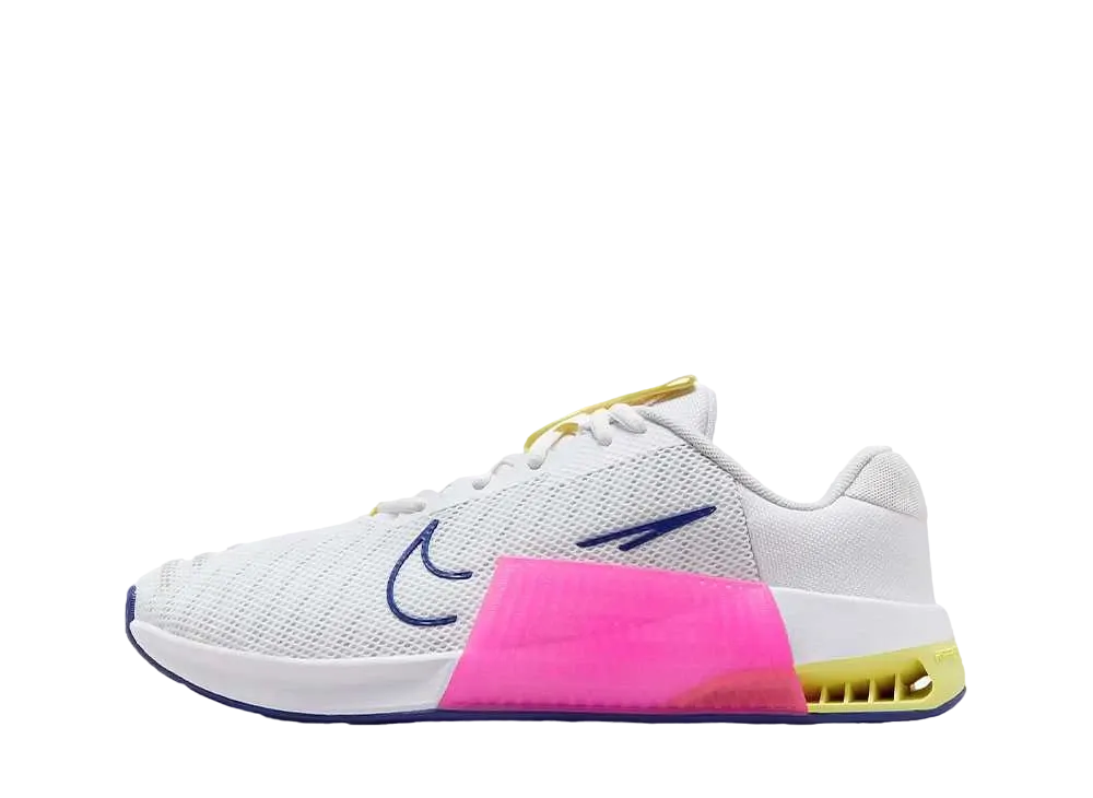 ナイキ ウィメンズ メトコン9 "ホワイト/ディープロイヤルブルー/フィアスピンク"