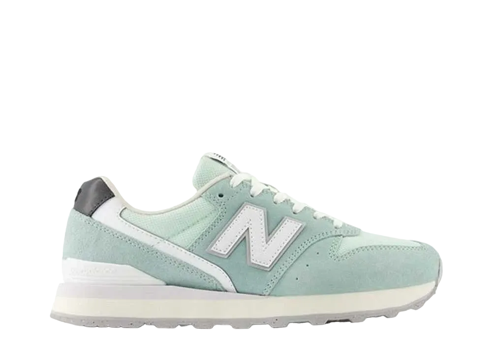 New Balance Women's 996 "Light Green"