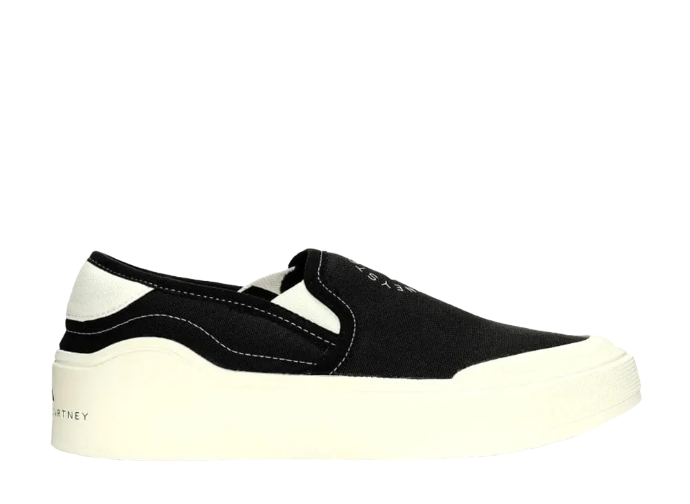 ステラマッカートニー × アディダス コート スリップオン "コアブラック/オフホワイト/フットウェアホワイト"