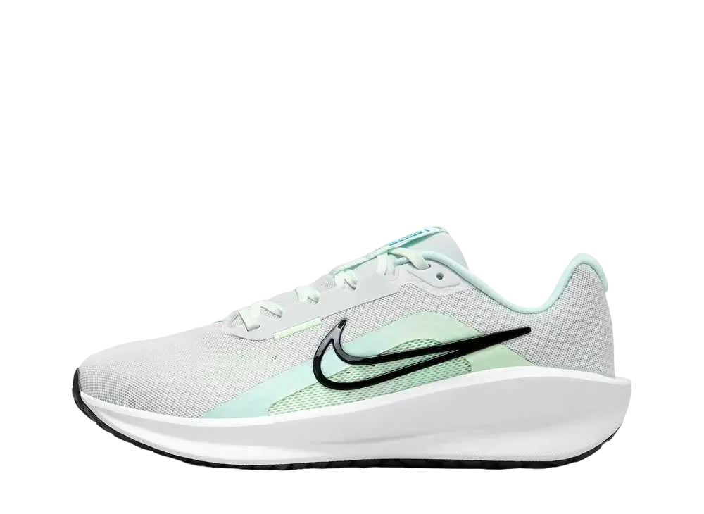 ナイキ ウィメンズ ダウンシフター13 "フォトンダスト/グレイシャーブルー/ベアリーグリーン/ブラック"