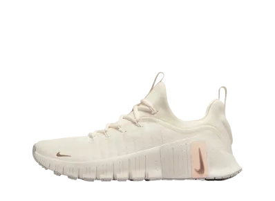 Nike Women's Free Metcon 6 "Pale Ivory/Guava Ice/Sail/Metallic Red Bronze"