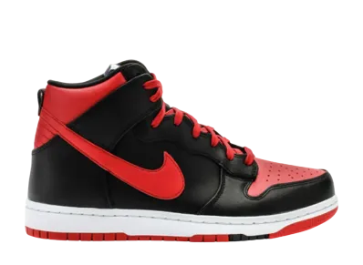 ナイキ ダンク CMFT "ユニバーシティレッド/ブラック/ホワイト"