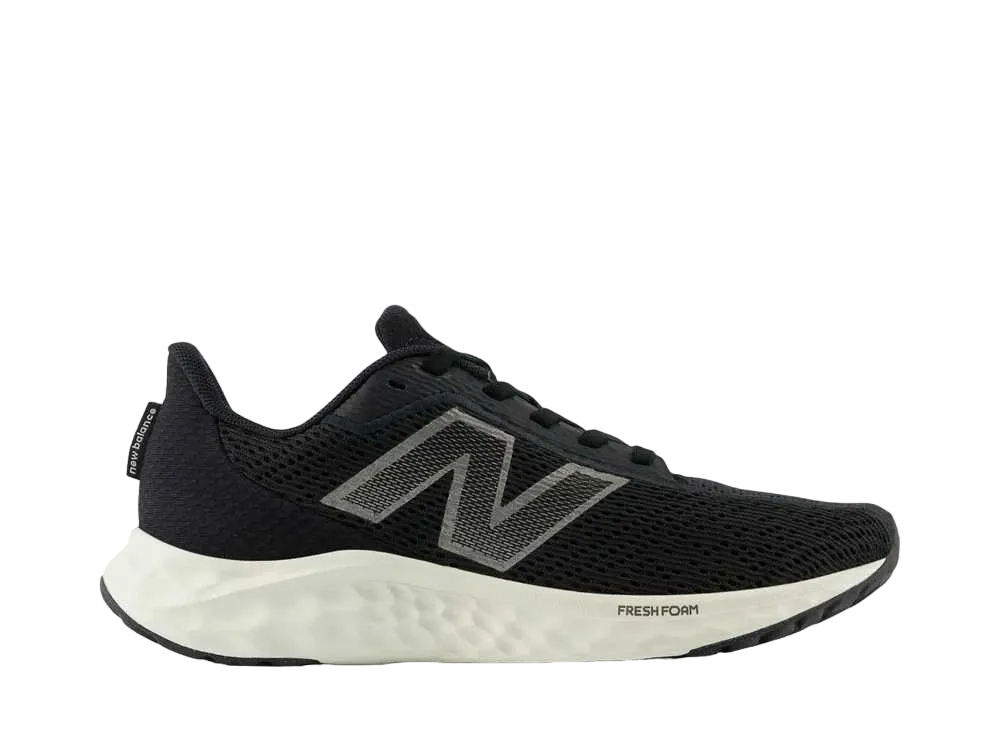 ニューバランス ウィメンズ フレッシュフォーム アリシV4 "ブラック/ホワイト"