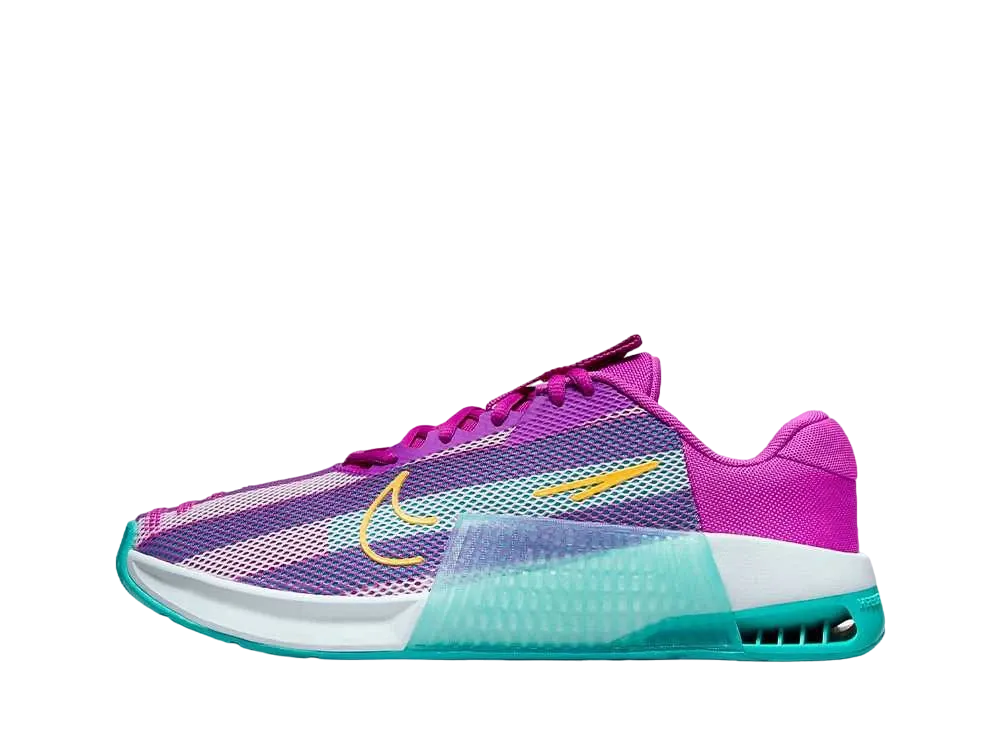 ナイキ ウィメンズ メトコン9 AMP "ハイパーバイオレット/ベアリーグレープ/ダスティーカクタス/レーザーオレンジ"