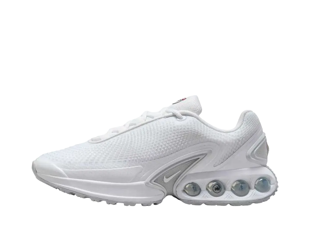 ナイキ ウィメンズ エアマックスDN "ホワイト/メタリックシルバー"