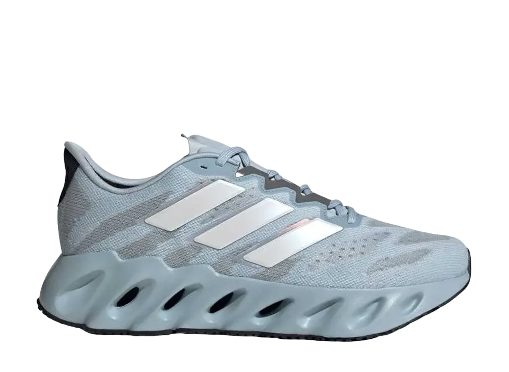 アディダス スイッチ FWD "ワンダーブルー/ゼロメタリック/ルシッドレモン"