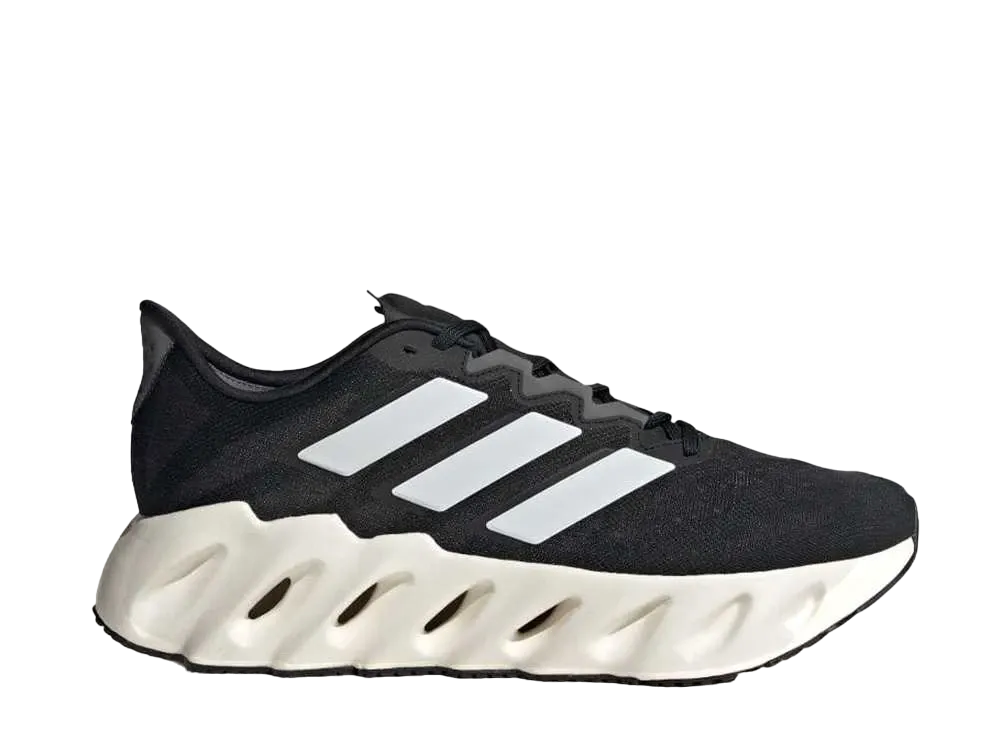 アディダス スイッチ FWD "コアブラック/フットウェアホワイト/グレーファイブ"