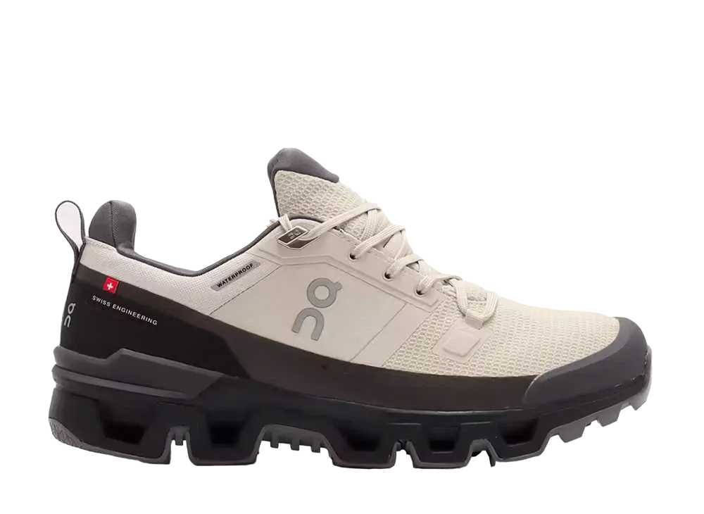 オン クラウドワンダー ウォータープルーフ1 "サンド/ブラック"