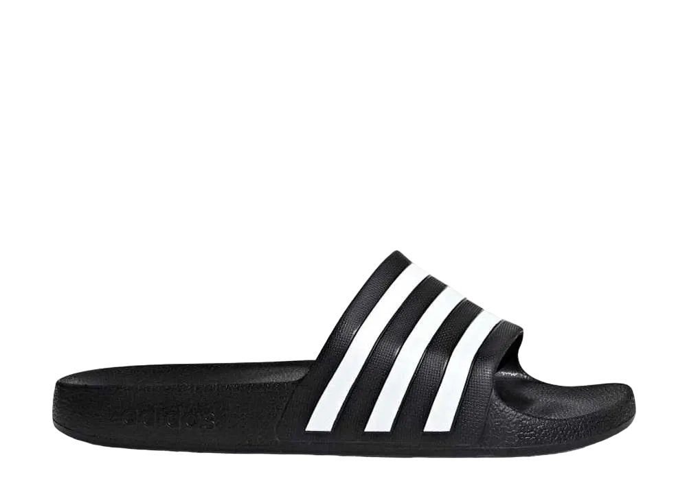 アディダス アディレッタ アクア スライド "コアブラック/フットウェアホワイト"