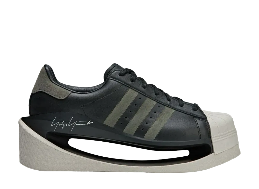 アディダス ワイスリー ゲンドウ スーパースター "ブラック/シンダー/チョークパール"
