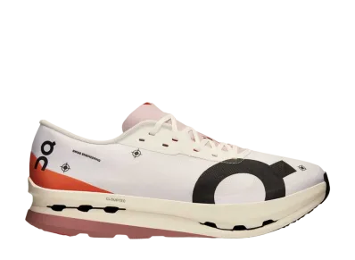 On Cloudboom Echo 3 "White/Flame"