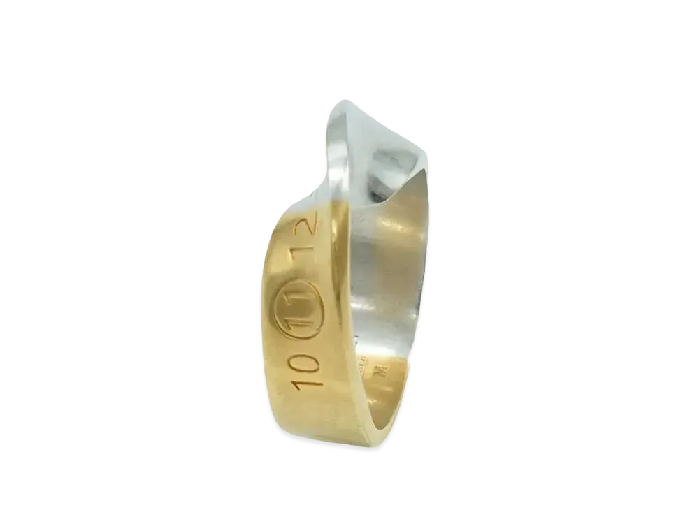 新品 メゾン マルジェラ MM6 エンボス シュバリエ リング イエローゴールド エムエムシックス メゾン マルジェラ MM6 Maison Margiela メゾン