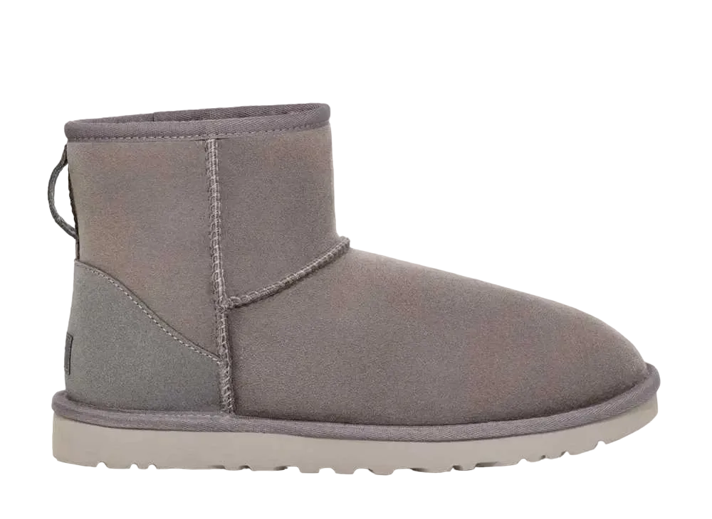 アグ クラシック ミニ "ダークグレー"