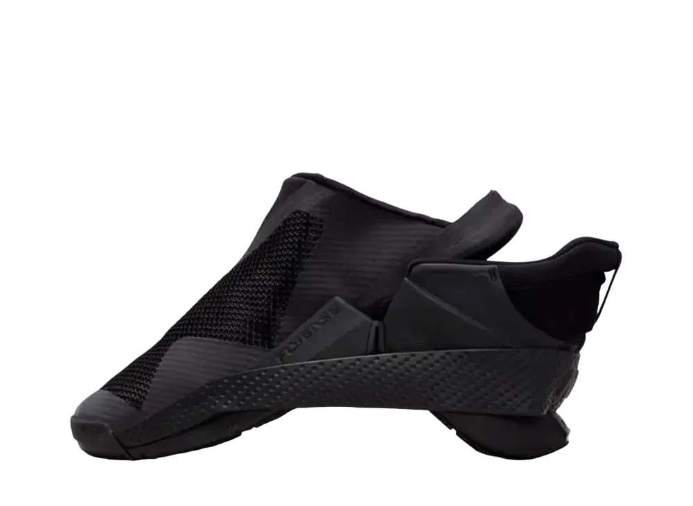 ナイキ ウィメンズ ゴー フライイーズ "トリプルブラック"