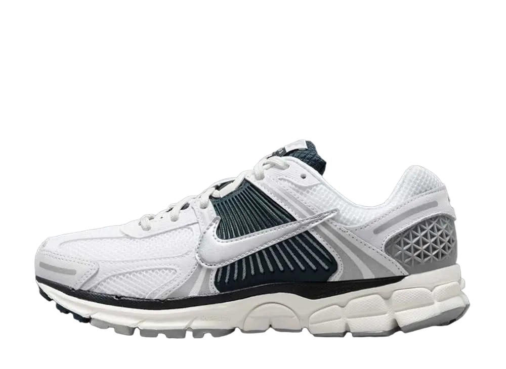 ナイキ ウィメンズ ズーム ボメロ5 "アーモリーネイビー"