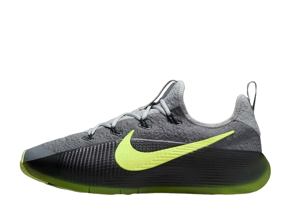 【NIKE】LeBron TR 1 / ナイキ レブロン TR 1 送料間税込 ☆NIKE☆大人気☆LEBRON TR 1 / レブロンTR1☆追跡可 (Nike