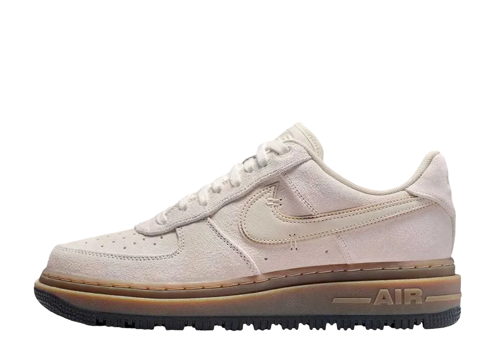 ナイキ エアフォース1 ロー ラックス "クリーム/ガム"