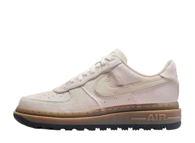 ナイキ エアフォース1 ロー ラックス "クリーム/ガム"