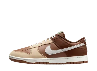 ナイキ ダンク ロー "ライトブリティッシュタン/カカオワオ"