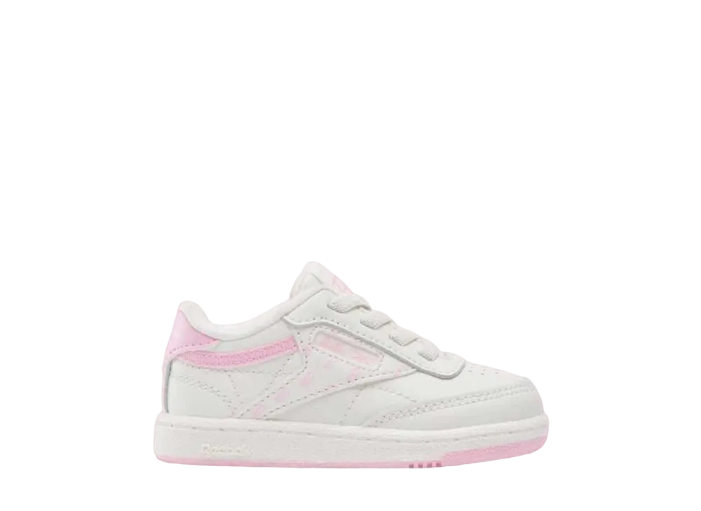 バービー × リーボック TD クラブC "チョーク/アストロローズ" (キッズ)