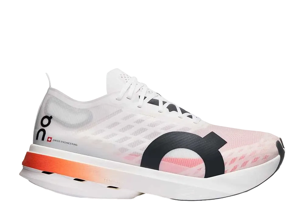 On Cloudboom Strike "White/Black"