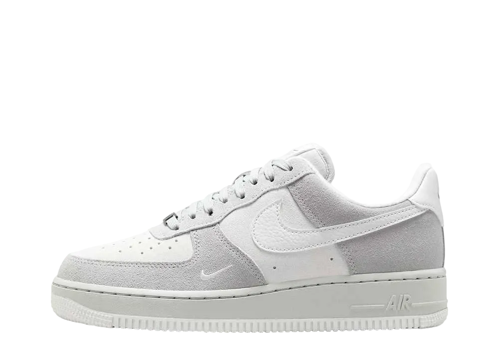 Nike Women's Air Force 1 '07 "Light Smoke Gray/Metallic Silver/Vast Gray"