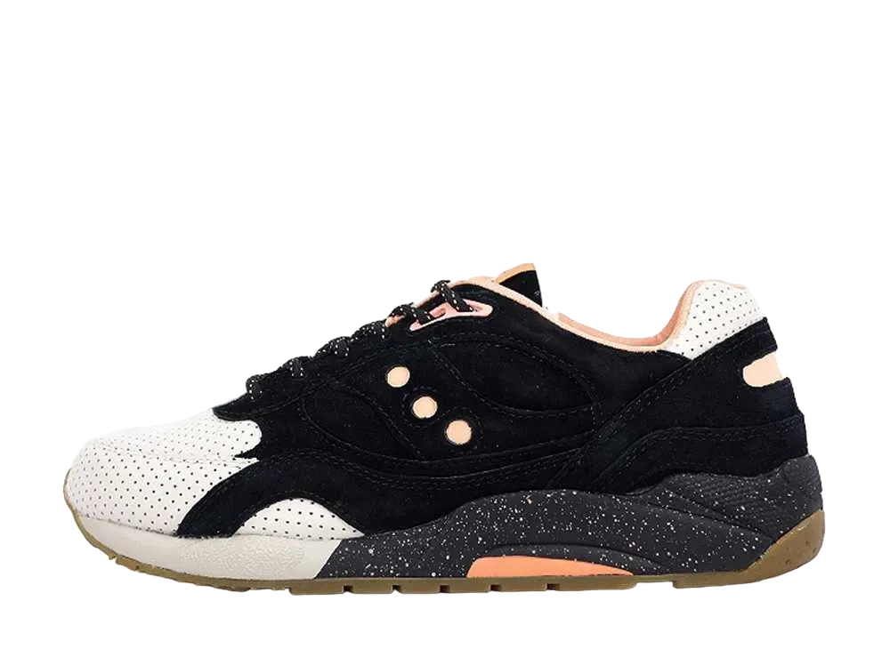 フィーチャー × サッカニー G9 シャドウ6 "ハイローラー"