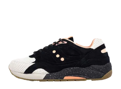 フィーチャー × サッカニー G9 シャドウ6 "ハイローラー"